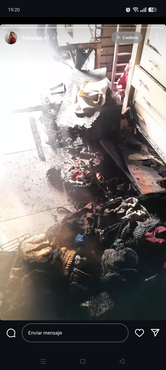 Hola, vengo a apelar a la solidaridad de Twitter. Ella es Fabi, una amiga, es emprendedora, laburante, es una excelentísima pastelera y hoy a la madrugada tuvo un fallo eléctrico en la casa y perdio todo. El que pueda ayudar con un RT y dejo también su alias: brujapastelera