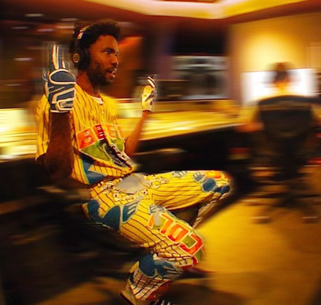 popbrains's tweet image. #FrankOcean in the studio. 👀