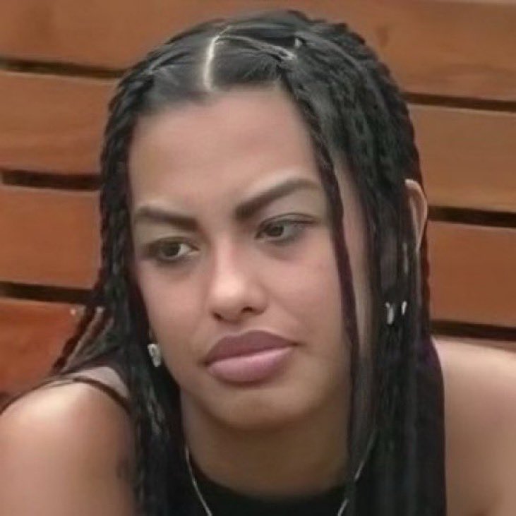 y a luz el aura de boliviana

#GranHermano