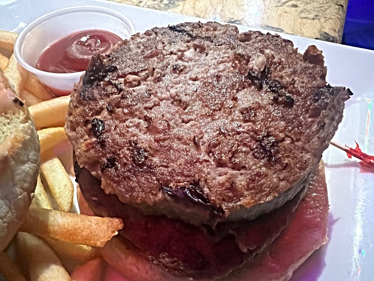 Robotvirgin's tweet photo. Double Impossible Burger, made Vegan, with Fries, at 89 Sports Bar & Billiards (in Aloha, OR)!
.
.
.
.
#veganburger #veganmeat #vegans #veganprotein #vegan #veganfood #plantbased #veganism #impossibleburger #veganfortheanimals #impossiblemeat #veganburgers #govegan #veganbarfood https://t.co/1fbp4acTWg