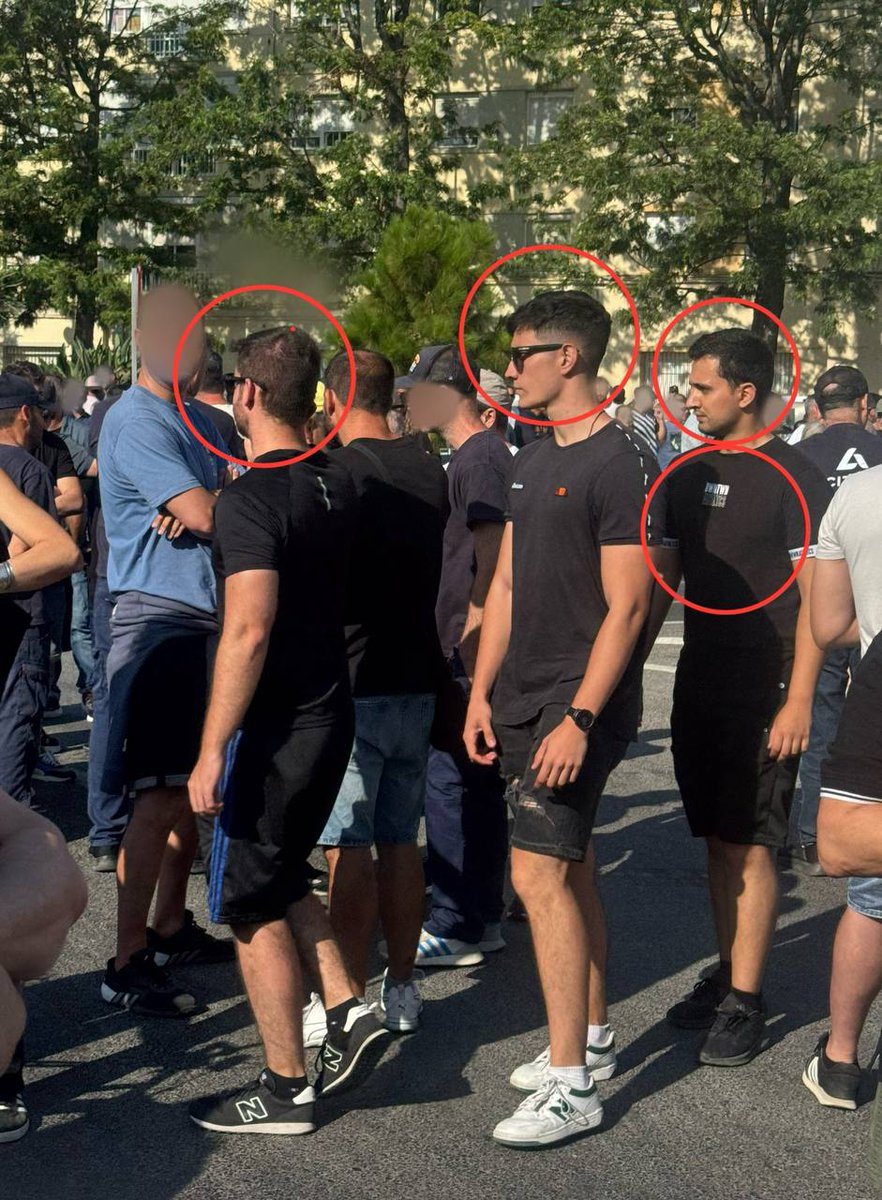 Fonsi Loaiza (@fonsiloaiza) on Twitter photo Hoy, los trabajadores del metal os han echado de su huelga. Despreciáis la lucha obrera y veneráis a los agentes de la Guardia Civil. Sois los piquetes fascistas de la patronal. Esa es la única verdad, <a href="/RobertoVaquero_/">Roberto Vaquero</a> Hoy, los trabajadores del metal os han echado de su huelga. Despreciáis la lucha obrera y veneráis a los agentes de la Guardia Civil. Sois los piquetes fascistas de la patronal. Esa es la única verdad, <a href="/RobertoVaquero_/">Roberto Vaquero</a>