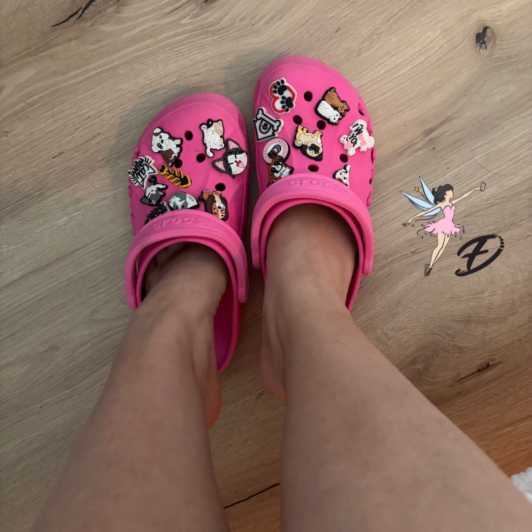 fairy_diary_com's tweet photo. Manja in her Crocs shoes with her beautiful feet and toenails. Swipe to take off the shoes and see her feet in full 😍 #fairydiary #fairy #diary #crocs #crocsshoes #toenails #frenchtoenails #frenchnails #germanfeet #feetlovers #shoelovers #toenaillovers #feetfetish #shoefetish https://t.co/z7J1oKbZSF