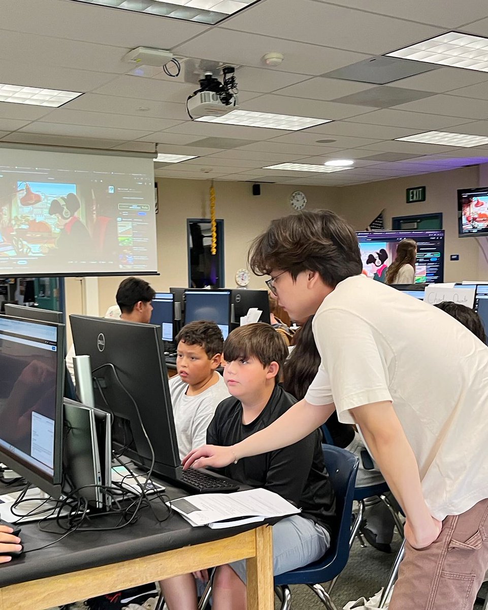 az_cyber's tweet image. High vibes at our #SanDiego Cyber Bootcamp! ✨ Pure concentration and brilliant young minds diving into new tech. We're planting seeds of innovation for a brighter future, one focused mind at a time!
#LiveLearning #YouthInTech #CommunityImpact #FutureLeaders #STEMeducation