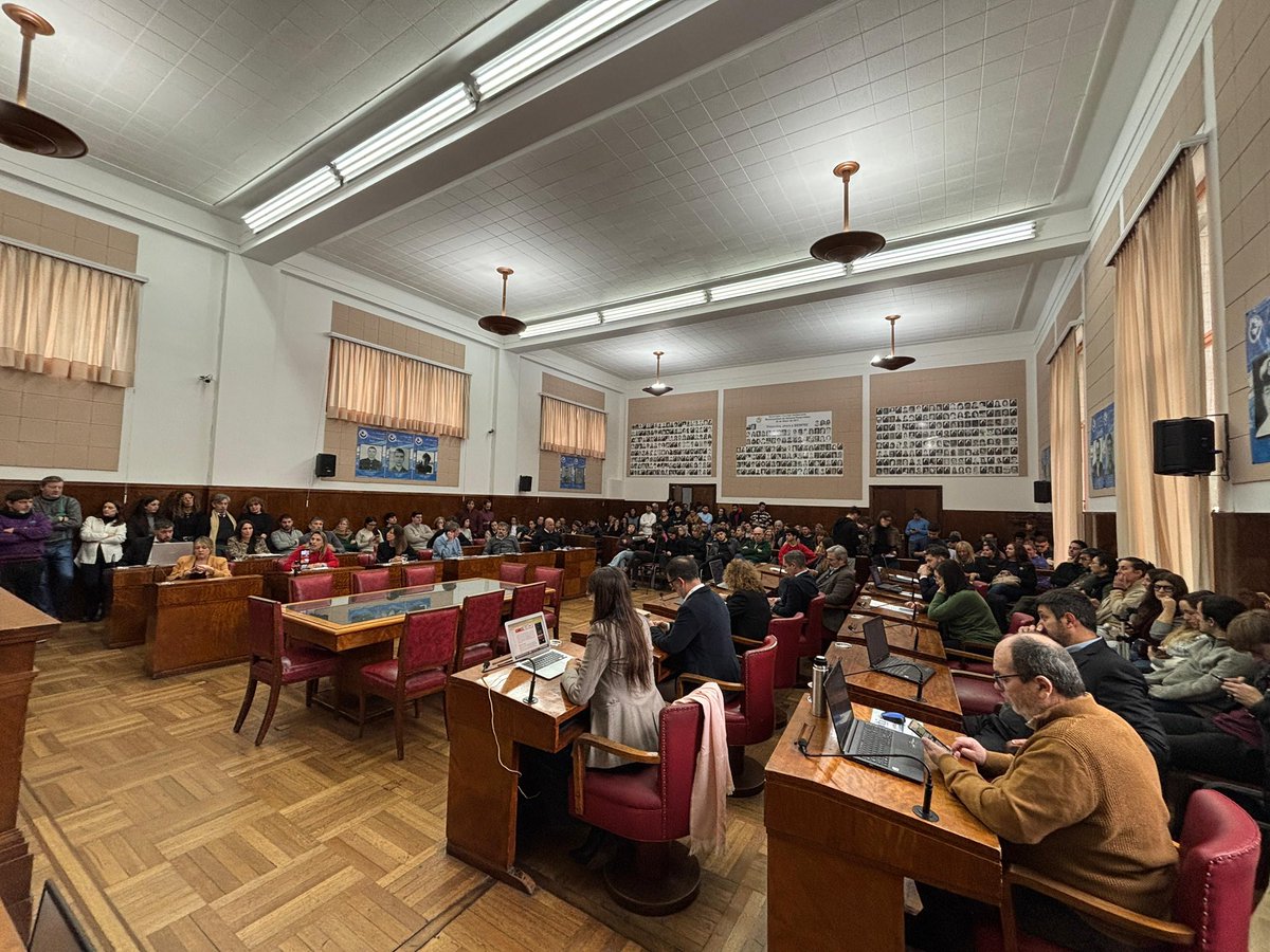 Mientras el kirchnerismo intentó suspender la sesión, nosotros seguimos trabajando.
Aprobamos 3 ordenanzas pensando siempre en nuestras vecinas y vecinos de Mar del Plata y Batán :
✔️ Playones para Motorhome. 🚐
✔️ Regulación de natatorios. 🏊🏻
✔️ Batán canta y baila. 💃🏽