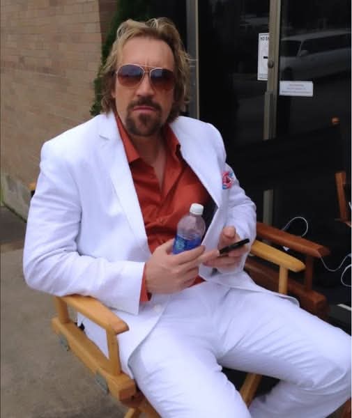 DavidARWhite's tweet image. Who am I texting? Wrong Answers Only.
----------------------------------------
BTS Photo: "Dancer and the Dame"
Free on Tubi tubitv.com/movies/707152/…