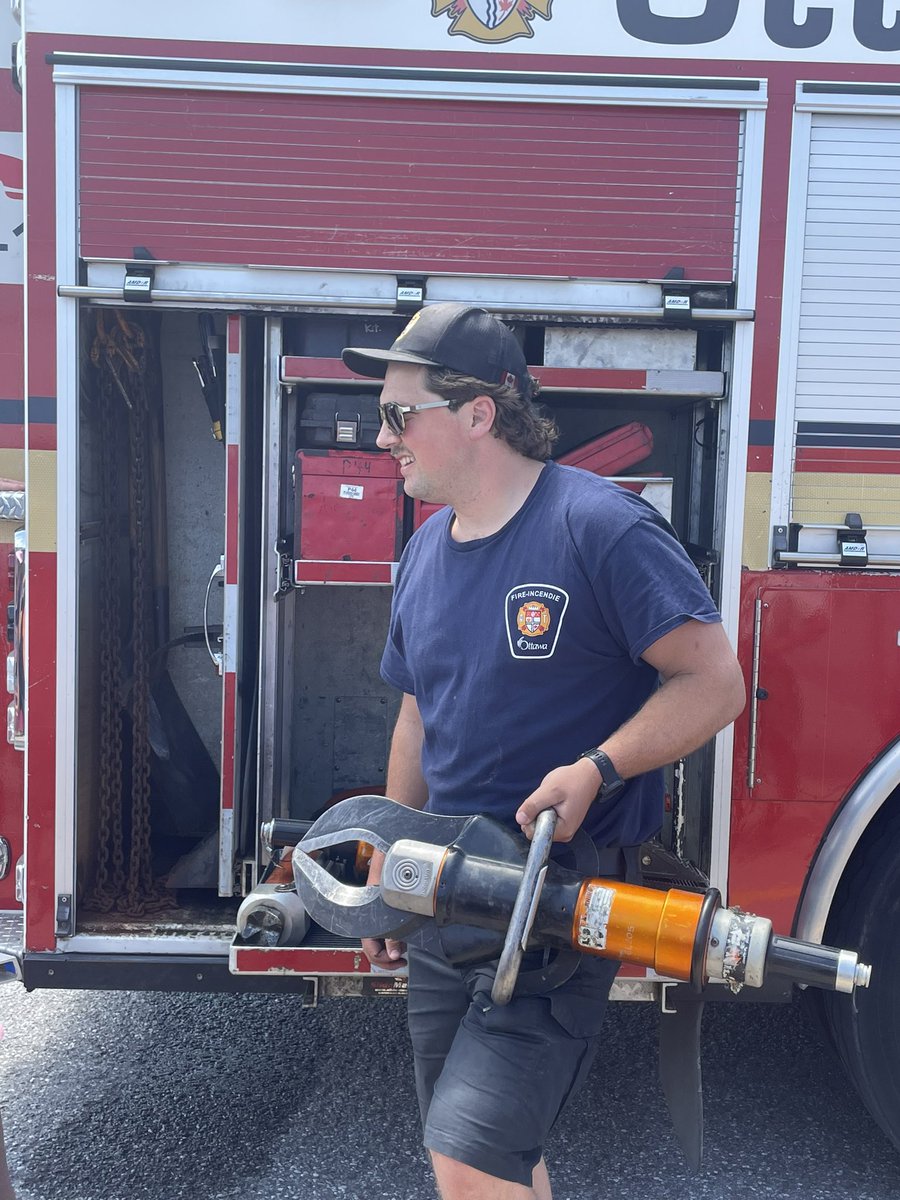 donnellgr1's tweet photo. What an exciting day! We learned a lot of fire safety and got to see all the equipment on Pump truck 44. https://t.co/LHzWVNfQHA