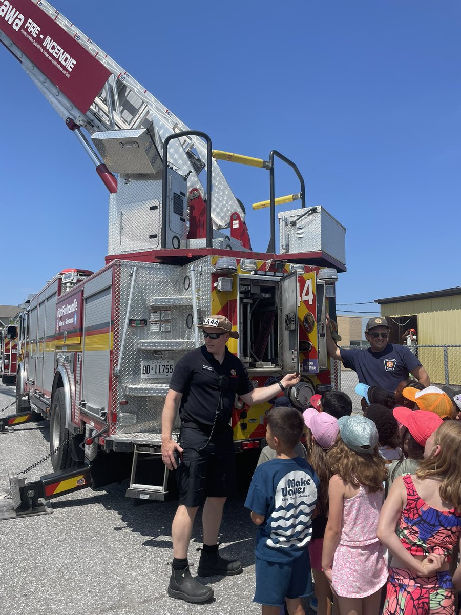 donnellgr1's tweet photo. We loved seeing the ladder truck come back after having to leave to assist with a call. The kids had a ton of questions for the firefighters! https://t.co/jq8k25ykaV
