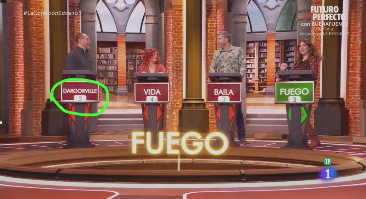 🤯 Qué fantasía ha sido esto? Ver a un amigo, ilustre concursante y maravillosa persona, marcar como respuesta el nombre de mi comunidad. Te quiero demasiado, Valen. #Laconexionestreno <a href="/La1_tve/">La 1</a>