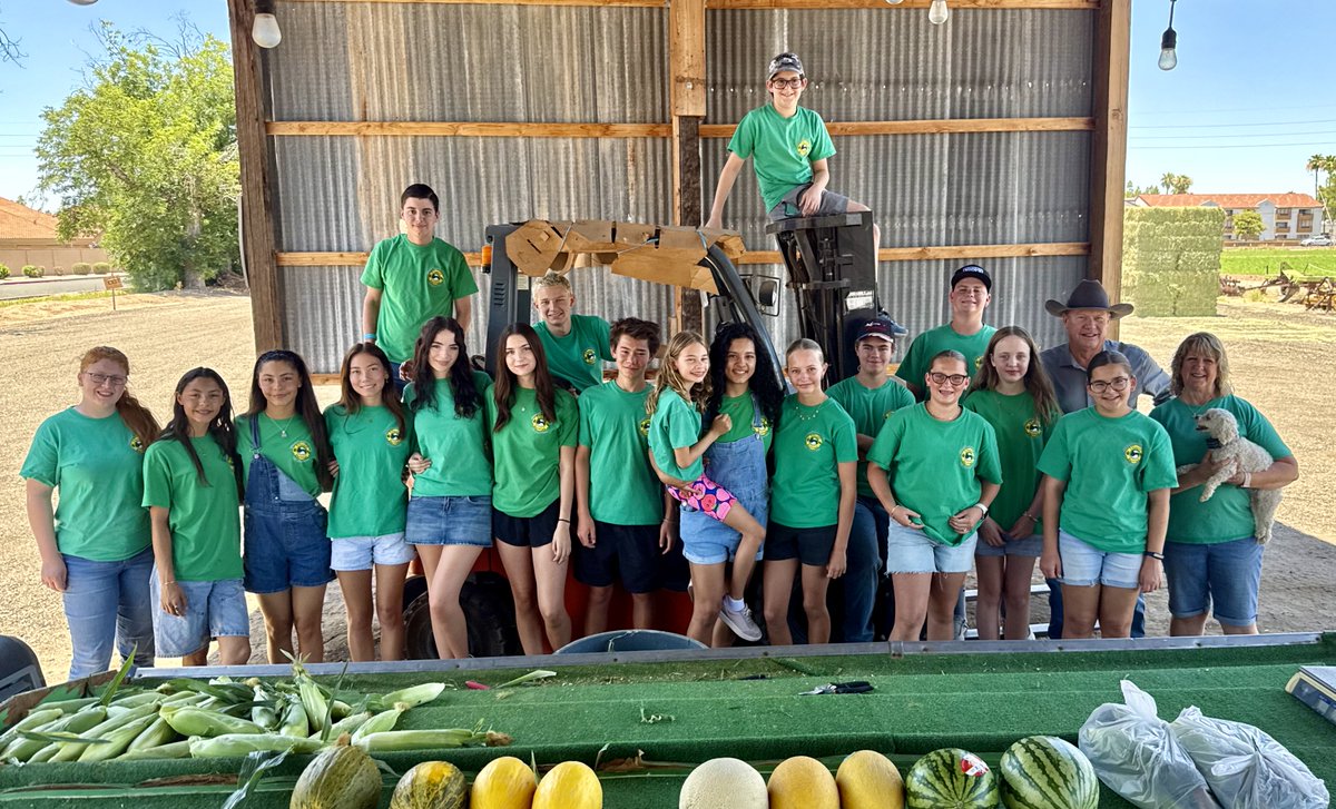 markfreemanmesa's tweet photo. We couldn’t make the Freeman Corn Patch happen without the many amazing hands of our young team! Today we had a lunch party with everyone to celebrate their efforts! https://t.co/tIBhTa0t2k