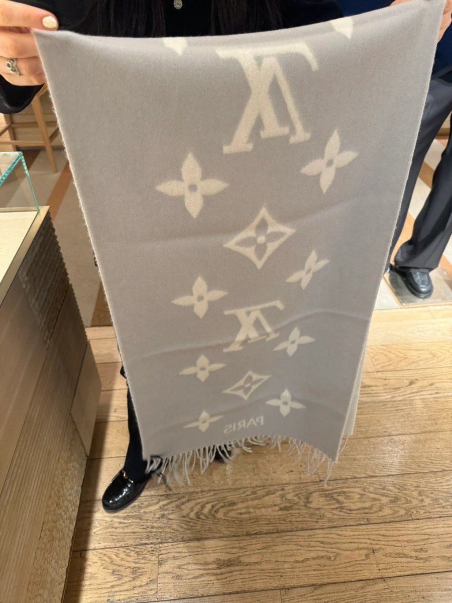 Soft stylish and totally me 💖🛍️