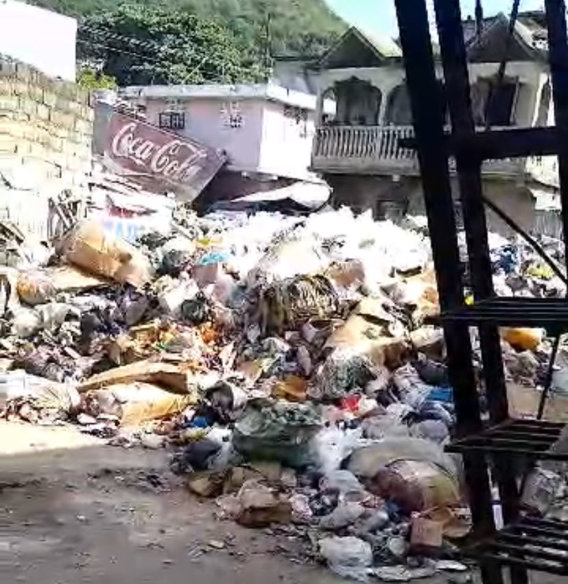 DhClaude23672's tweet image. La se sant vil okap,Ri 0 k,Eske gen #SNGRS nan Nord? Ki rol resposab #TPTC? Eske ansyen prezidan #Jovenel pat bay machin,Kote yo? Kokorat ki rele #Pierre_Raoul_Leconte la ak direktris #SNGRS la dwe manje fatra yo nan vil la bann salòp,Yo Chita anrichi konpayi Byen ak lajan pèp la…