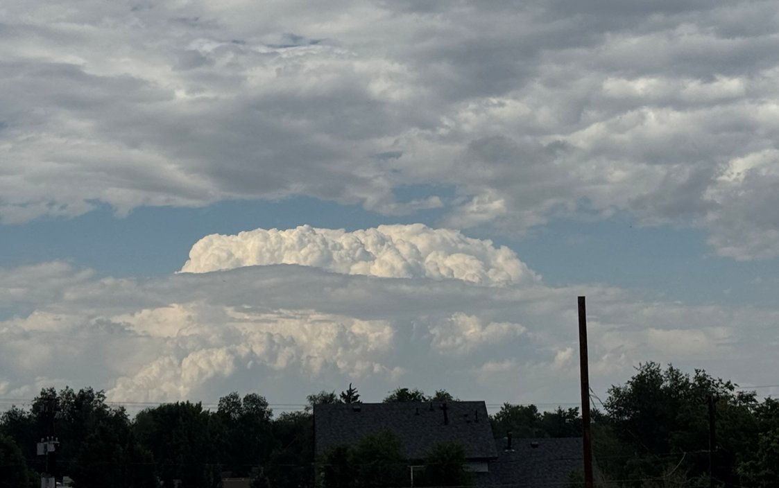 MelsGraybill's tweet image. Bring in the clouds....this shot snapped by @9NEWS viewer Jeff Crane 📸 #NoCo #cumulusclouds #altostratus #stratocumulus ☁️☁️☁️