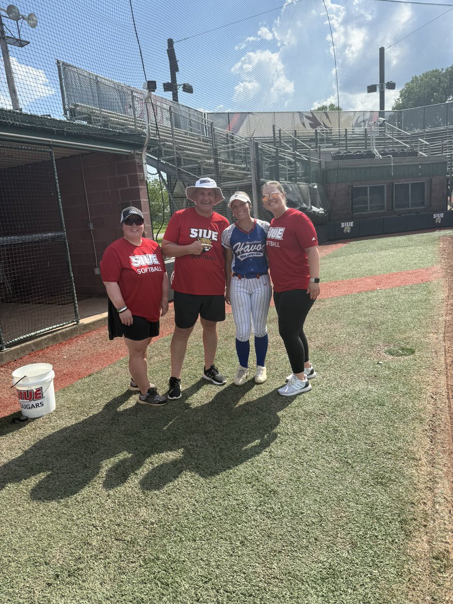 KamiWood08's tweet photo. Thank you @CoachSorden @SIUESB for an amazing camp today! I learned a lot and had so much fun! https://t.co/H80pfVHV5T