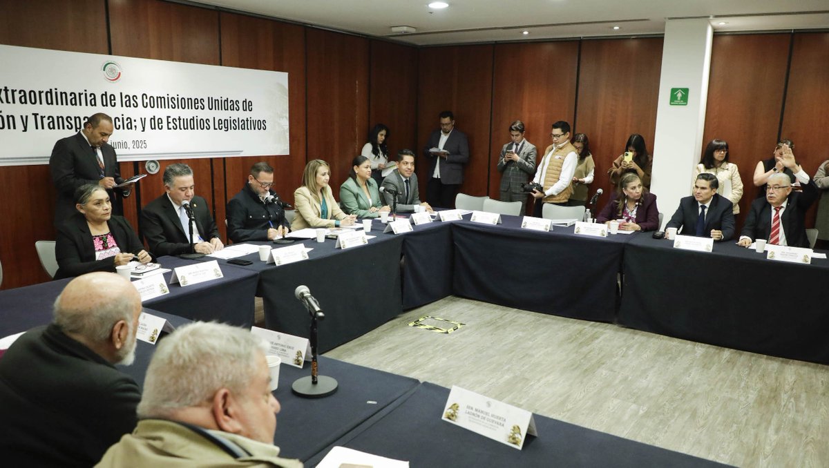 📷 Para armonizan la legislación interna del Congreso con las leyes generales de transparencia, las Comisiones Unidas analizaron reformas a la Ley Orgánica del Congreso General de los Estados Unidos Mexicanos. comunicacionsocial.senado.gob.mx/multimedia/gal…