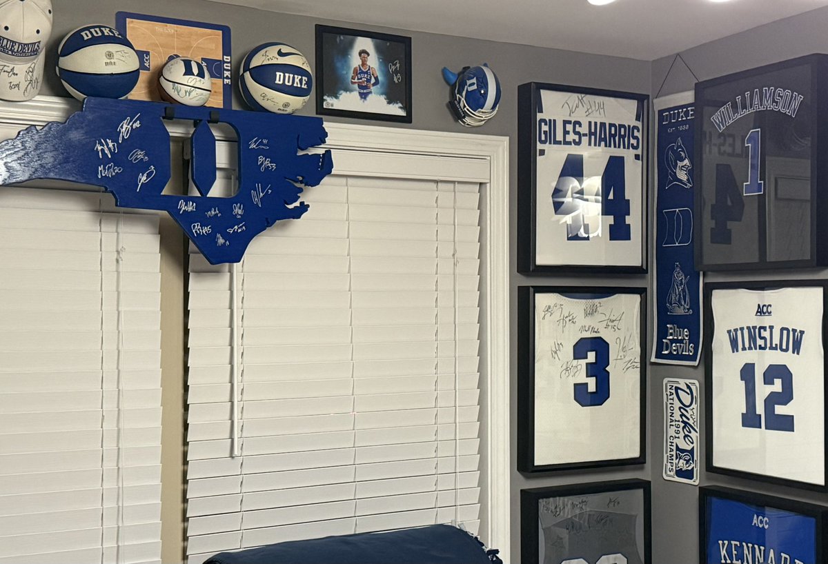 dukefanclee's tweet photo. The one missing item for my Duke room…. A signed Cooper Flagg Duke flag!! #CooperFlagg #FlaggDay #NBADraft #GoDuke @Cooper_Flagg @kflagg11 #1Pick @DukeMBB https://t.co/mMSGmMg9gv