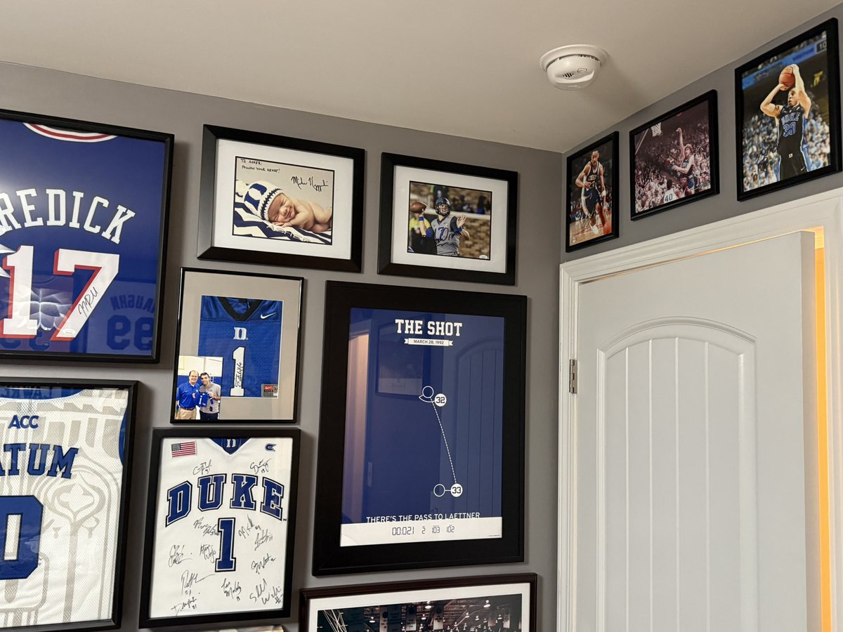 dukefanclee's tweet photo. The one missing item for my Duke room…. A signed Cooper Flagg Duke flag!! #CooperFlagg #FlaggDay #NBADraft #GoDuke @Cooper_Flagg @kflagg11 #1Pick @DukeMBB https://t.co/mMSGmMg9gv