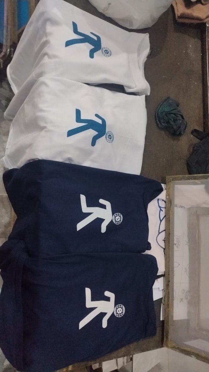 Che m quedaron r bien.... Gente cn bandas pidanme q les haga remeras dale cobro barato dale q tengo q garpar la entrada d teenage fanclub