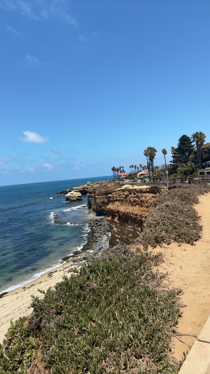 Arrived in SD last night and had a great breakfast today with my family and then spent the day at Sunset Cliffs ✈️☀️🤍