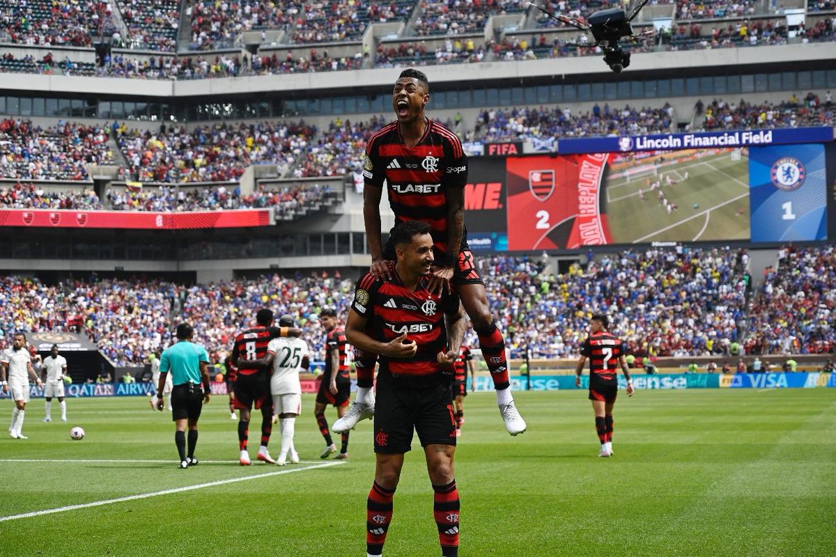 Flamengo foi aqui brasileira que mais faturou na Copa do Mundo de Clubes da FIFA.

Até o presente momento, o Rubro-Negro já embolsou em premiação a quantia de US$ 27,71 milhões (R$ 152,7 milhões na cotação atual).

Via: <a href="/ESPNBrasil/">ESPN Brasil</a> 

📷André Durão