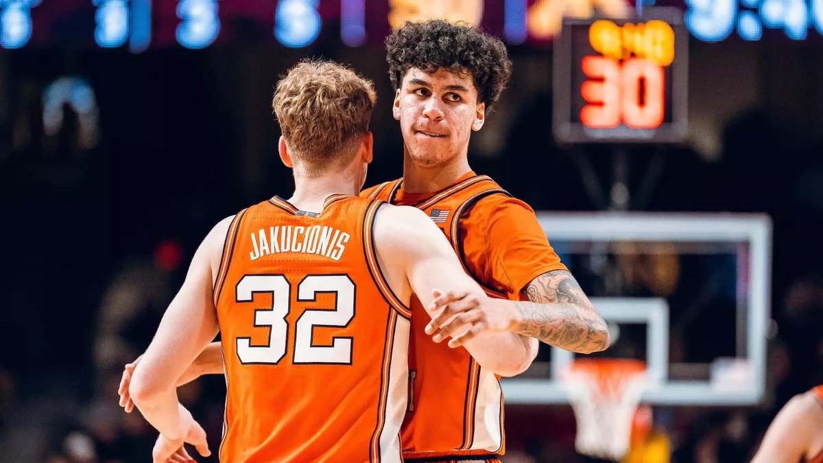 IlliniMuse's tweet image. Tonight, Will Riley and Kasparas Jakucionis will be the first pair of #Illini to be taken in the first round of the same draft since 2005 when Deron Williams was drafted 3rd and Luther Head was drafted 24th.
Best of luck to Will and Kasparas in the future, FamILLy forever 🔸🔹