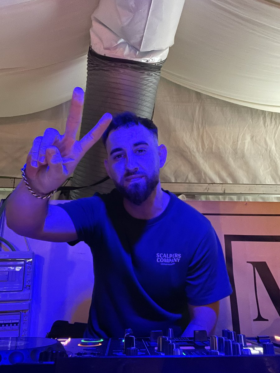 Llevaba tiempo sin pasar por aquí, solo diré que estoy cansaro gfe