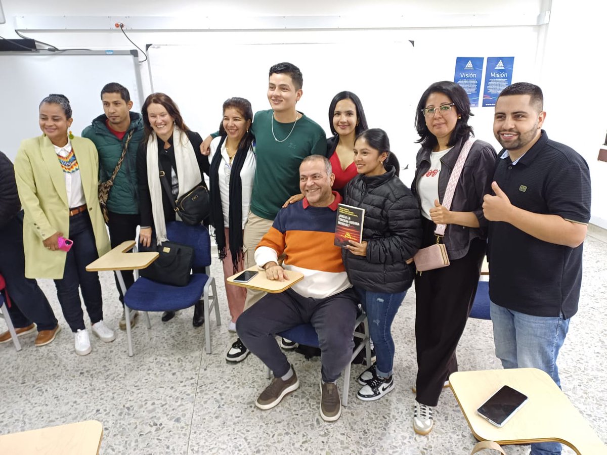 llbogadob's tweet photo. 2. X Conferencia CLACSO, Bogotá 2025:
 🌏 Panel 256 - Presentación del libro ¿Hacia la Tercera Guerra Mundial? del Instituto Intercultural de la Universidad Javeriana de Cali.
Excelente organización!!!! https://t.co/z1Z5ko5pbN