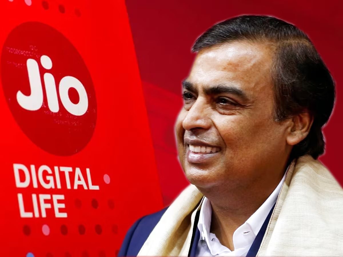 जिओ वालों का वादा – “हर जगह नेटवर्क”
हकीकत – “बस टावर के नीचे खड़े हो तब भी सिग्नल ढूंढते रहो!”

गांव में तो जैसे ही बिजली गई,
नेटवर्क भी हाथ जोड़कर विदा हो गया।
ना कॉल, ना OTP, ना इंटरनेट – सब ठप!
 महंगे रिचार्ज का क्या फायदा जब
#Jio_का_घटिया_नेटवर्क ही गायब रहता है?
<a href="/JATbera1/">Bhera ram</a>