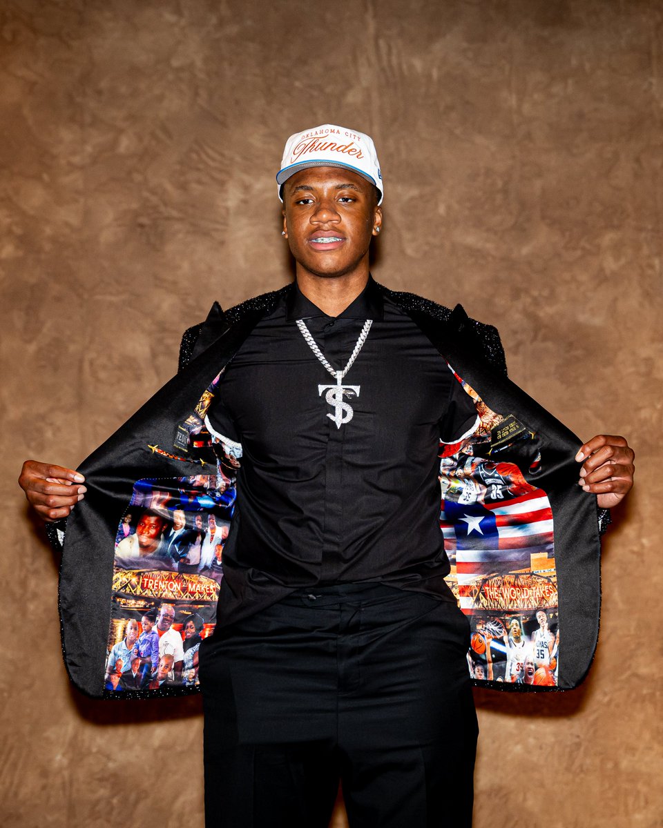 Tailored for the moment 🧵