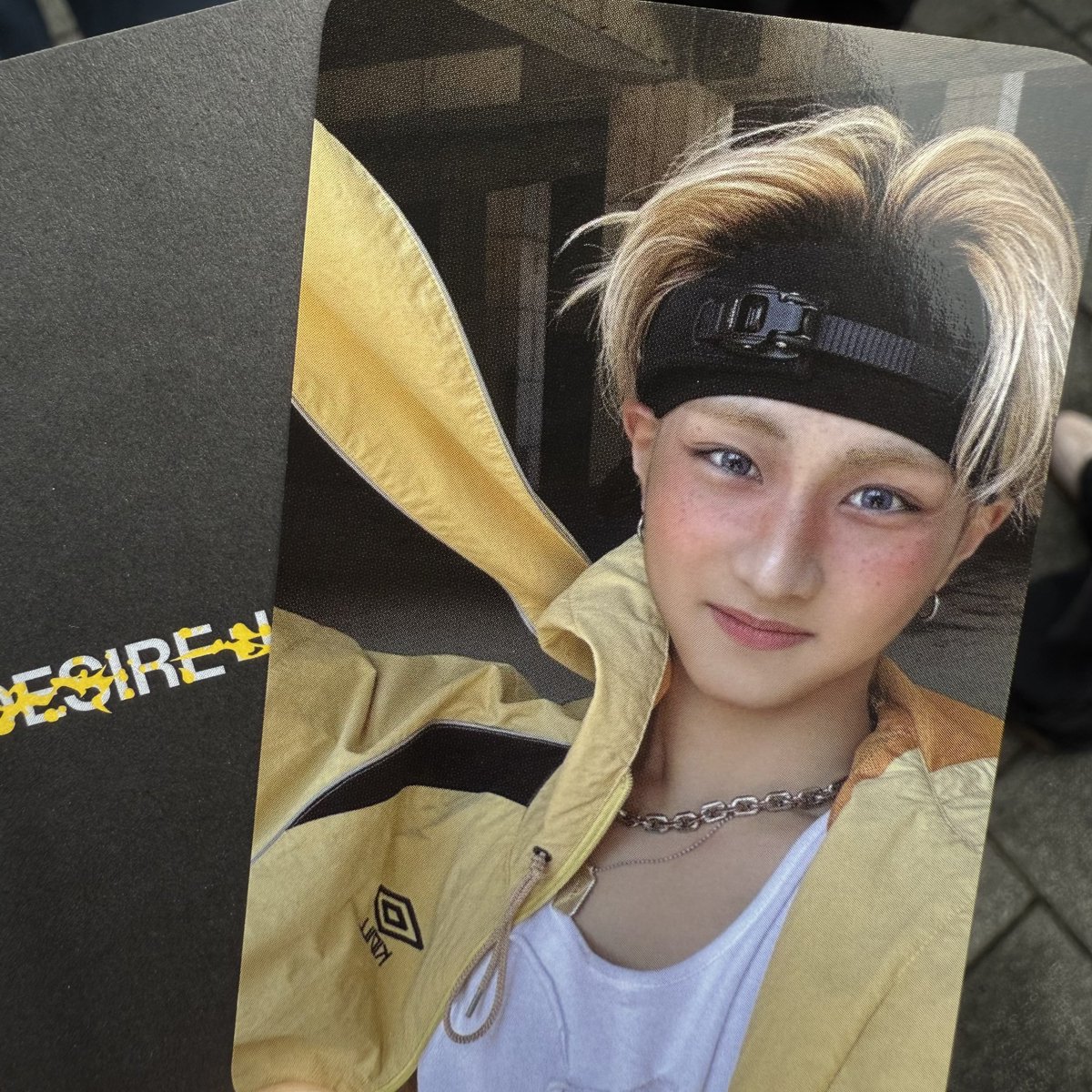 정원이 아웃사이드 공방 포카 !!!!!!!!!!!
토끼 귀 잡고 찍은 거 너무 귀여움 ㅠㅠ .....♡