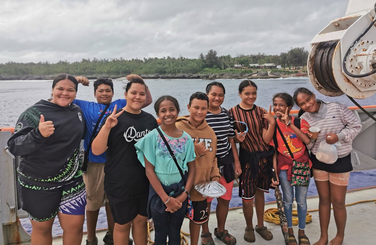PasifikaNews's tweet photo. Concerns over #SeabedMining threat to fish stocks dominated Cook Islands consultations, despite rising support for Moana Minerals
🗣️"What goes around comes around. Have you guys measured the currents and how it'll affect the fish?" - an elder in Atiu
🔗: https://t.co/XrxeNxeRp6 https://t.co/MnvqBnGjxz