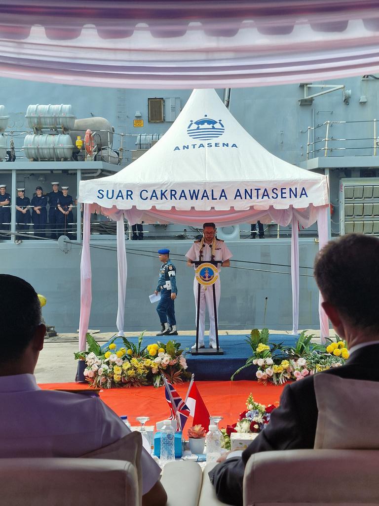 HMS_Richmond's tweet image. What a welcome into Indonesia 🇮🇩 All we can say is "wow!"
One of our many high profile visits across the #IndoPacific during #CSG25
@COMUKCSG
@RoyalNavy
