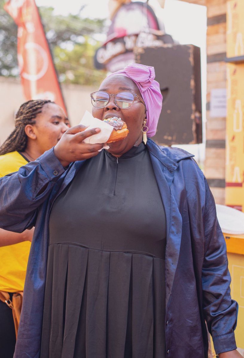 Destadia's tweet photo. How we shall be enjoying tomorrow at #MomoInsta with a great band and downing free bottomless mimosas only at 40k while you look 👀 on 😂

Nanti Destadia ebikolanga ba guy. Pay today, enjoy tomorrow 💃💃💃 https://t.co/btlfPxxCwr