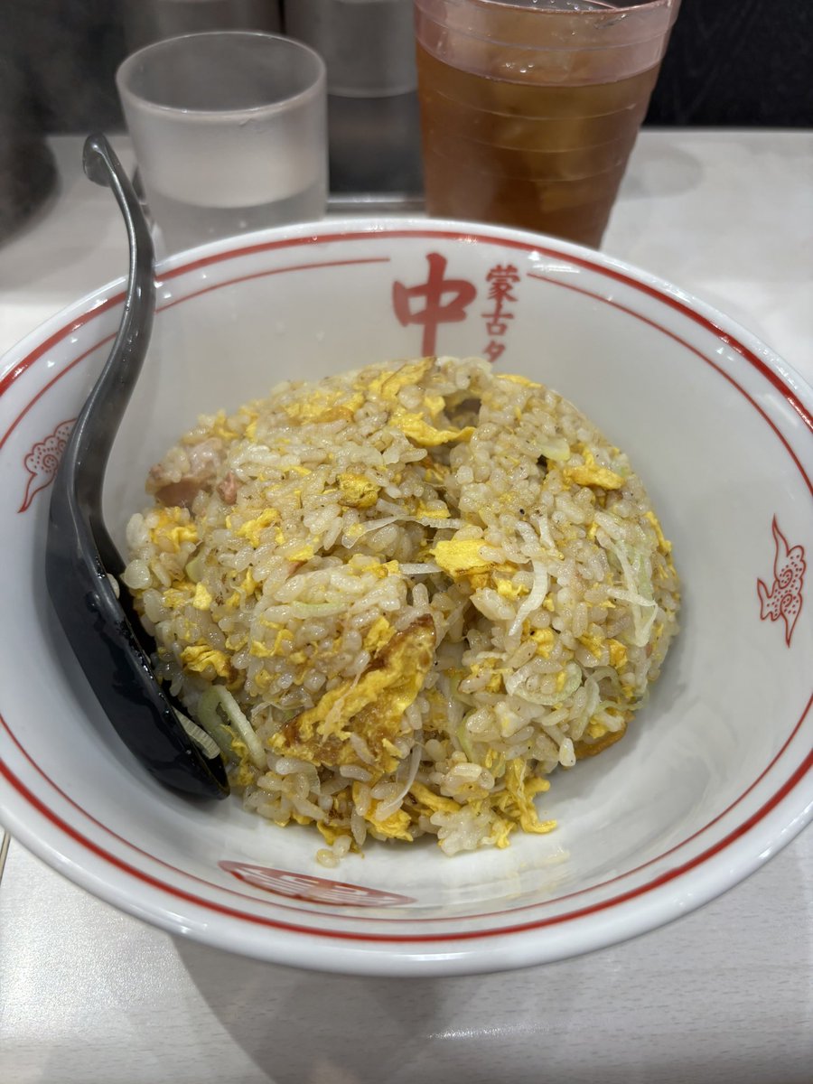 rotmix's tweet photo. 中本のチャーハンを食べる機会は二度とないと思っていたけどたまたま用事が出来たので。 https://t.co/9IGEjukZ1u