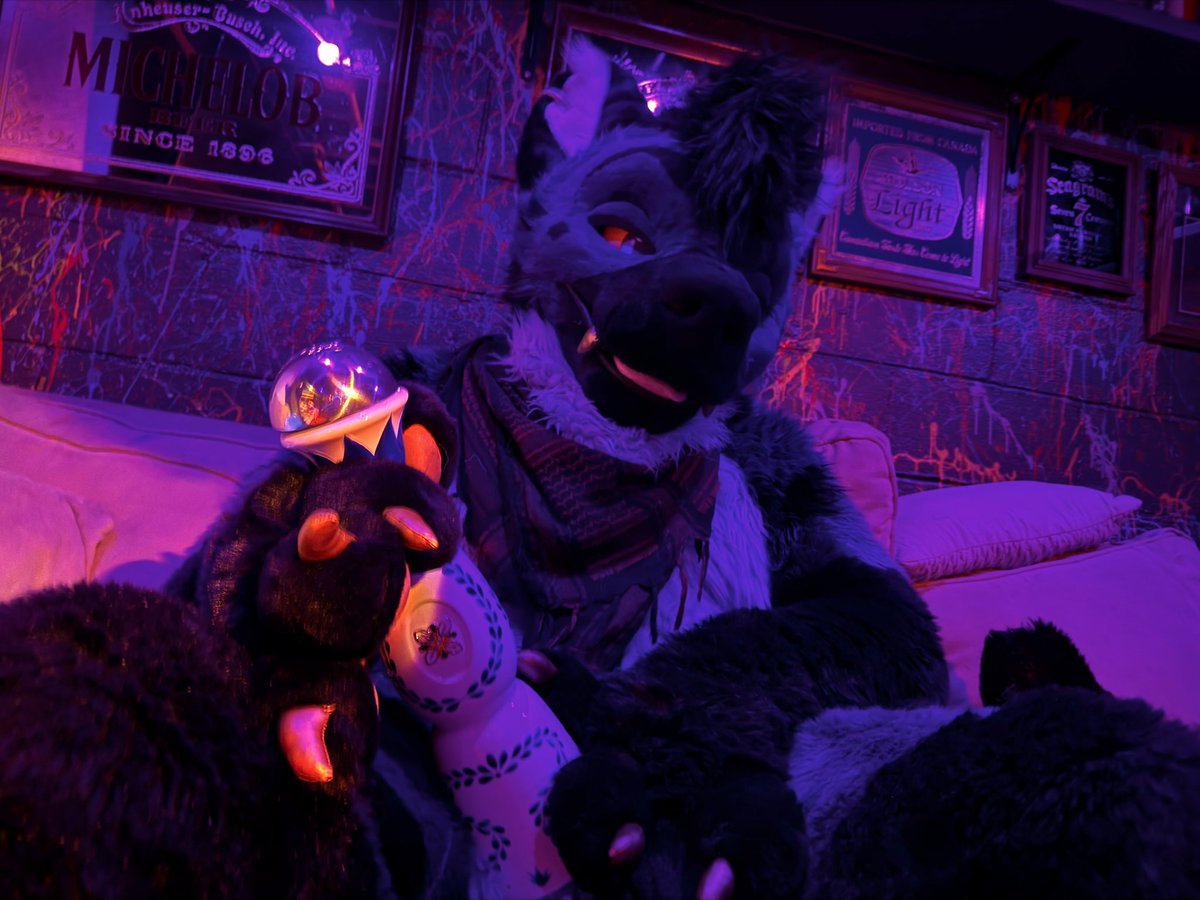 PromoYeen's tweet image. I still can’t get over how INSANE of a pic this is like I can’t believe it’s me 🤫