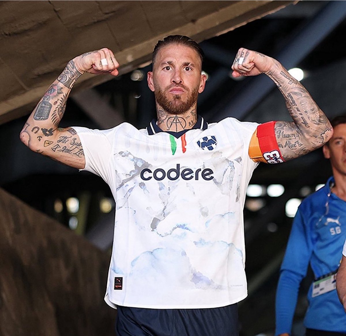 FelipeGalindot's tweet photo. No es un tema de edad. Es un tema de MENTALIDAD y muchos huevos.

Qué calidad y jerarquía es la de Sergio Ramos. Vino a llevar a Monterrey a lo más alto. https://t.co/t75IH1hF66