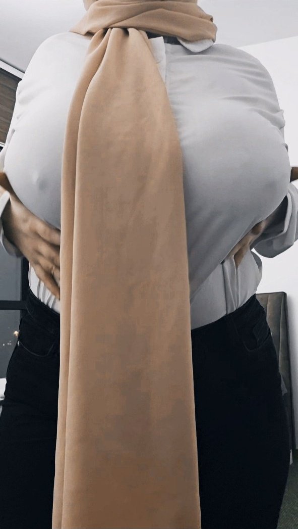 outfit ke kantor hari ini, lagi males pake bra hehe