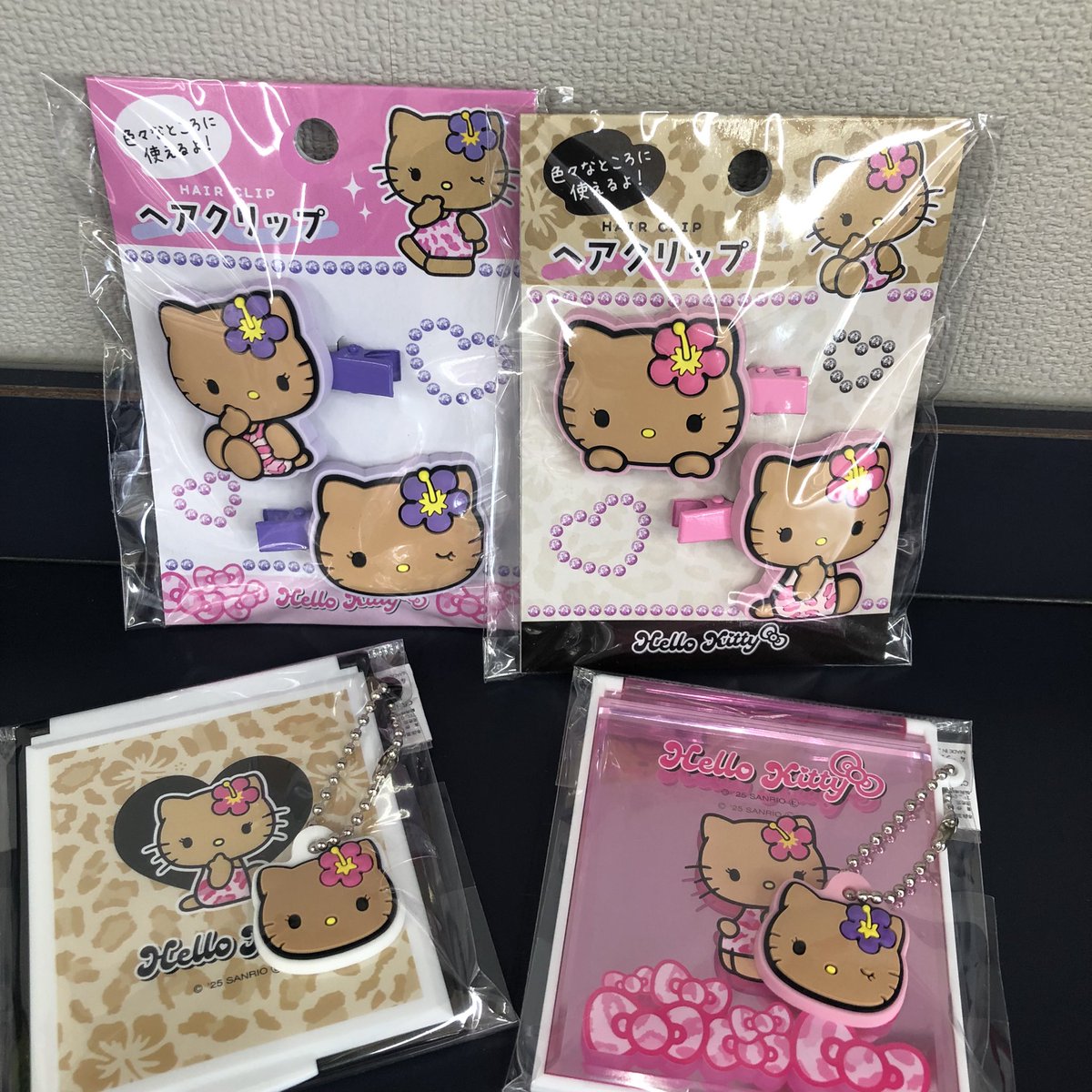 Hi_NOTE_isesaki's tweet image. 夏が似合う!
日焼けキティとギャル?柄キティが登場です🩷
キーホルダー、ヘアクリップ、マスコット付きミラー、ステッカーにメモ帳、消しゴム、少しだけペンケースもあります😻🎀
夏にぴったり!
夏に持ちたい!
可愛くてギャルギャルしたキティ、オススメです😉💕 #ハイノート伊勢崎店 #ハイノート