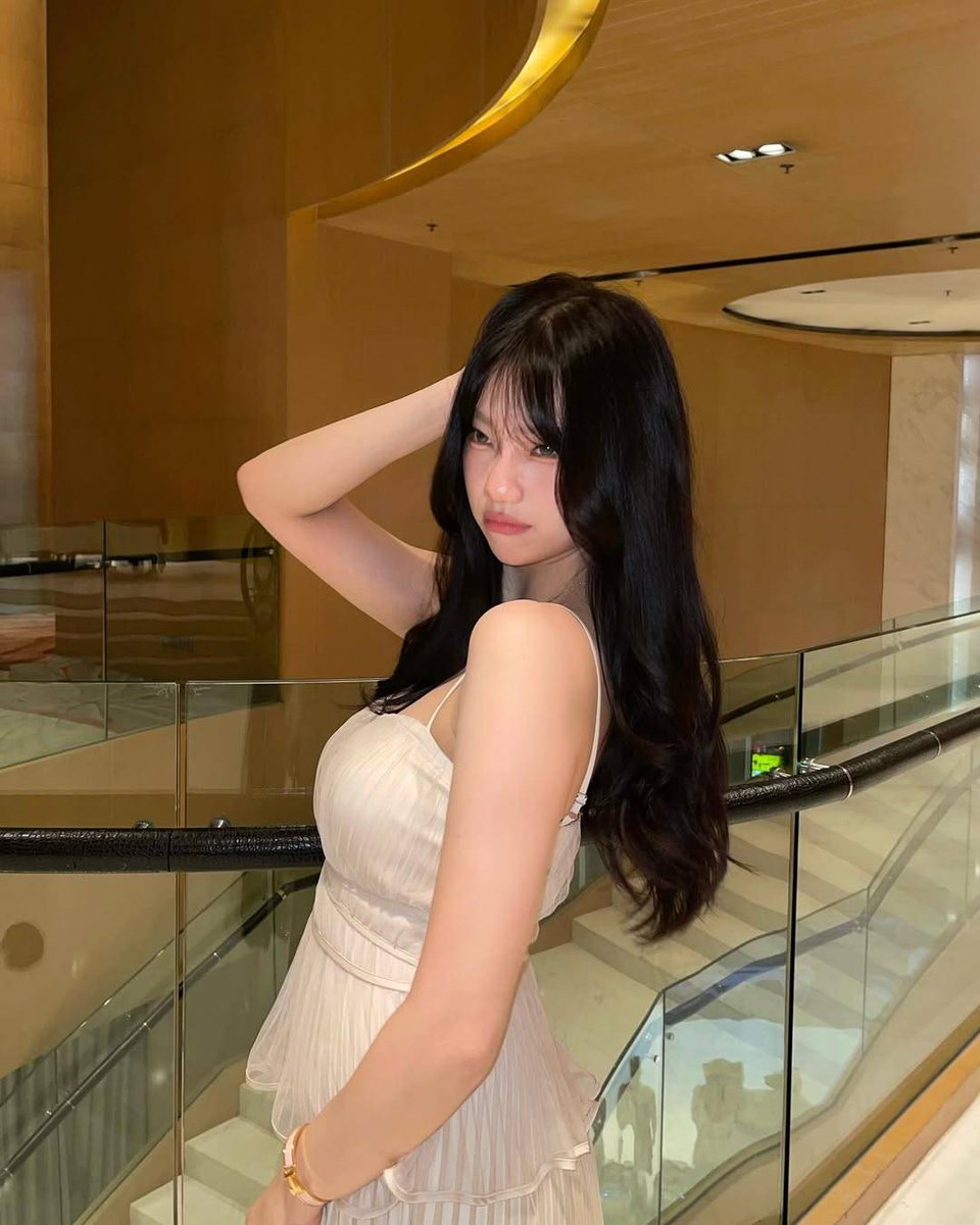 Chacha_FansTH's tweet photo. 📸 Chacha's Instagram  Posts
🗓 19/05/2025

Prom night ชีเสิร์ฟสุด
2/2

#ชาช่า #ชาช่ากนกรักษ์ #CHACHA #ChachaKanokrak #fyp #ChachaLifeStyle #TeamChacha https://t.co/HR56auEqU1