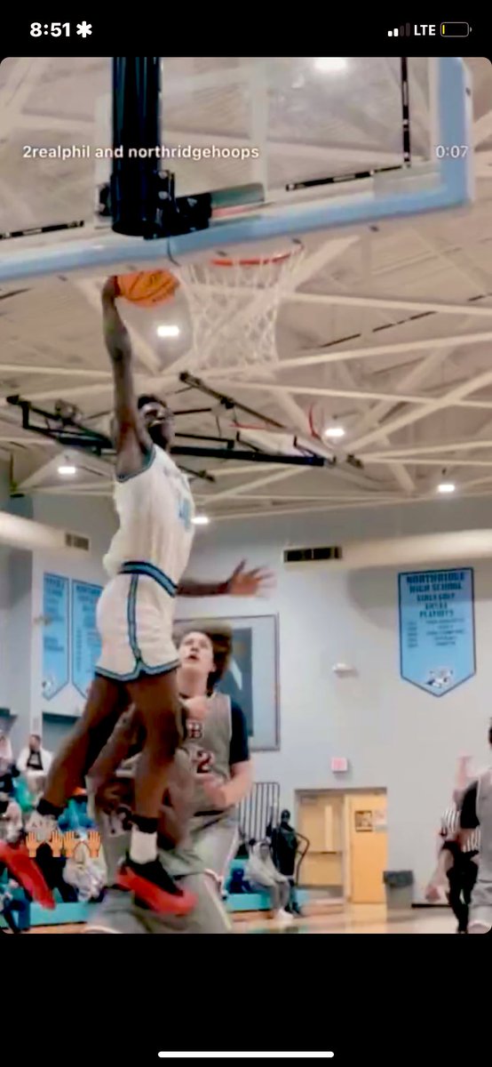IhoopTj's tweet photo. 6,3 forward , 3.7gpa, northridge high school , C/O2027, willing to go any college and put in some work https://t.co/IR1EJ5J14E