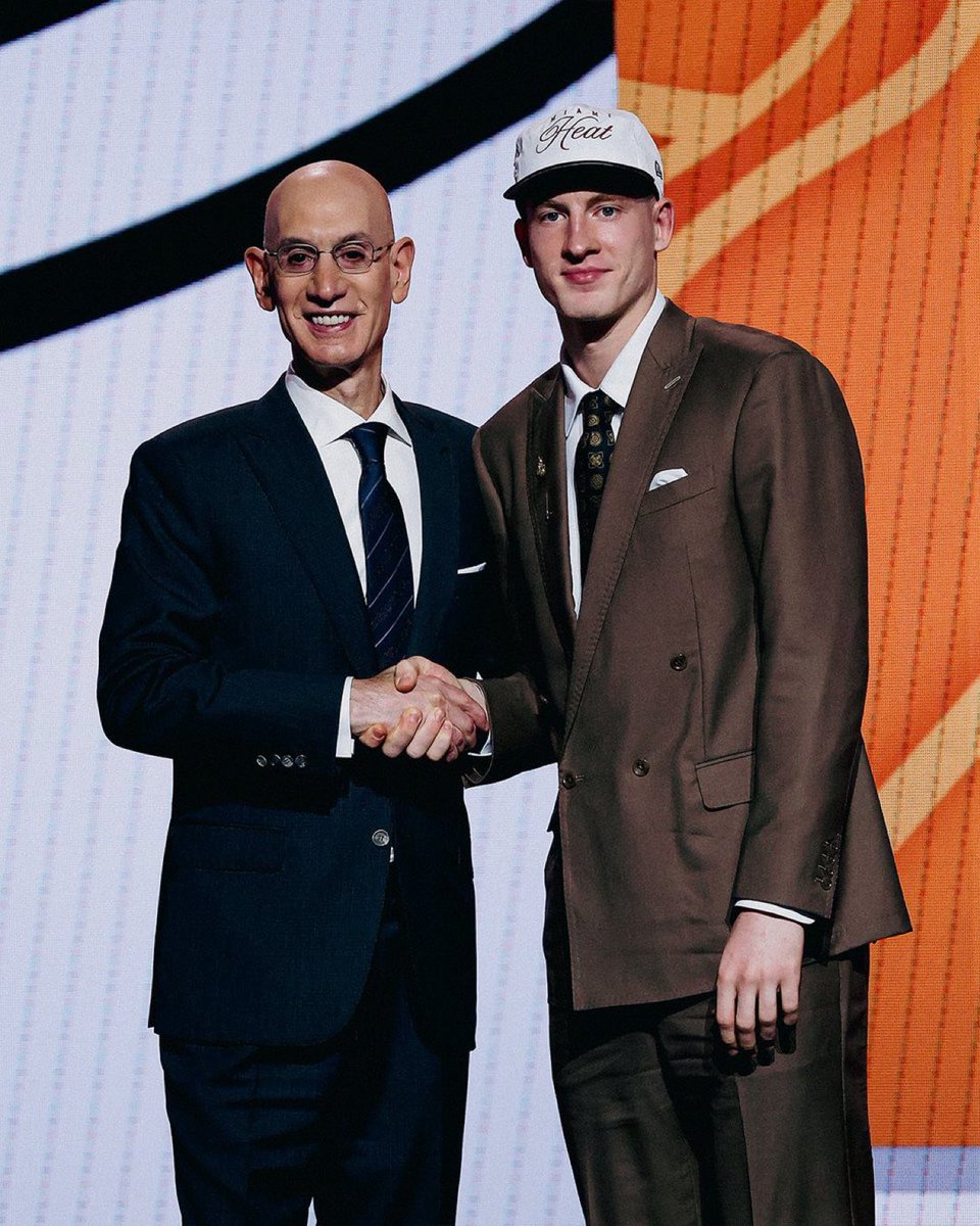 Can tell a lot about a man based on the suit he wears. This one is about business.