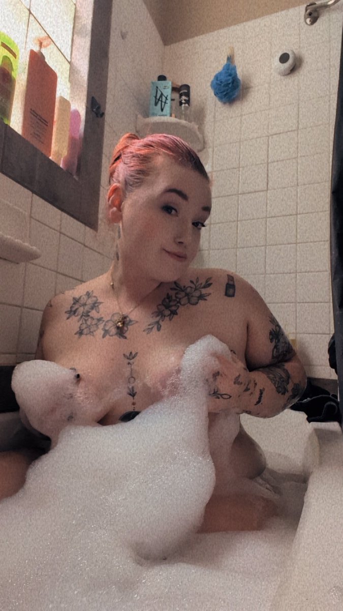 Tgems2101's tweet photo. Love me some bubbles 💦 
See the rest on my page! 
Only https://t.co/v1dBEb3ZbS https://t.co/GNmIg7Nzw4