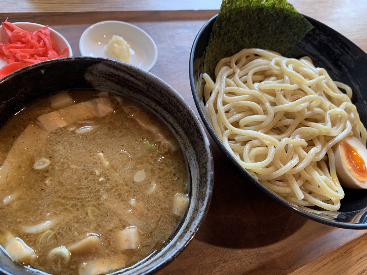 06SR060's tweet photo. 魚介豚骨つけ麺@つけ麺二瓶

半年ぶりの来店💡
今日は休暇できてみたけれども、人気で平日でも満席だなぁ🤔
味は濃厚で美味い😋
#つけ麺 https://t.co/56oC7xRqo4