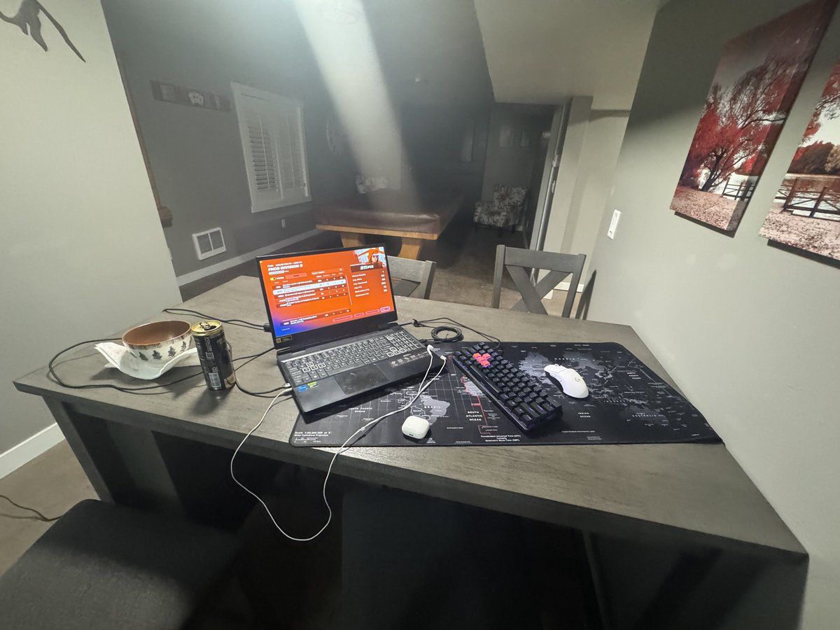 𝒯𝒾𝓂𝓂𝓎𝓈𝒯𝑜𝒶𝓈𝓉 tweet media