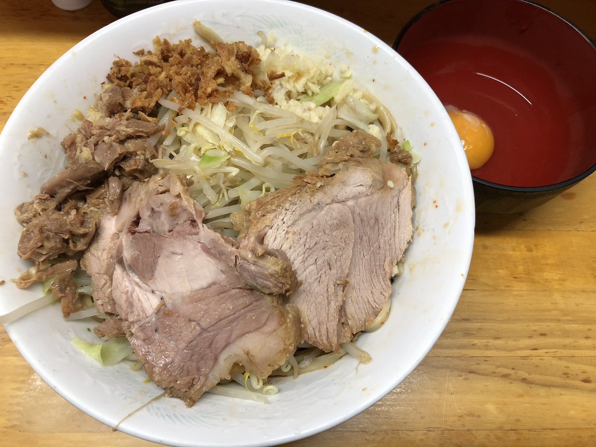 ラーメン二郎 立川店　(6-23)

限定(?) 冷やし汁なし(つけ麺味 麺少)
             Y少なめN
             生たまご🥚
             ほぐしブタ(しょうがまぶし)🫚🐖

オレの後
3人連続「全マシカラメ」コール…🤔