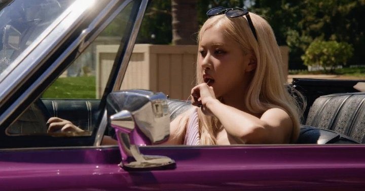 rosé pics tweet media