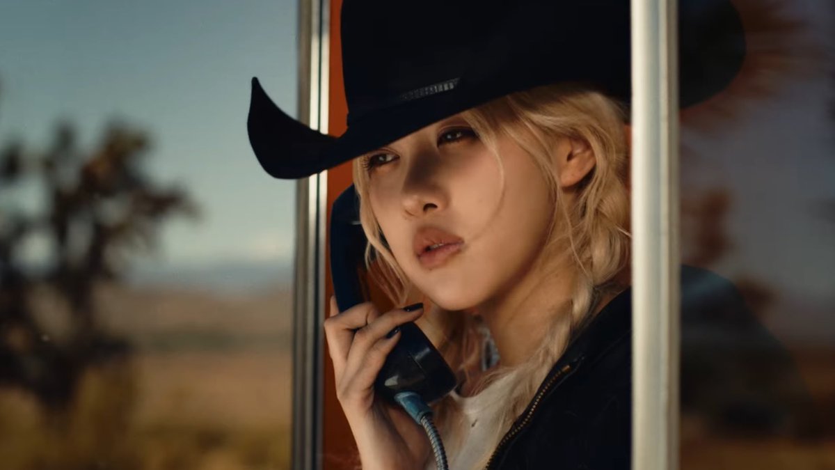 rosie (@roseannepics) on Twitter photo 