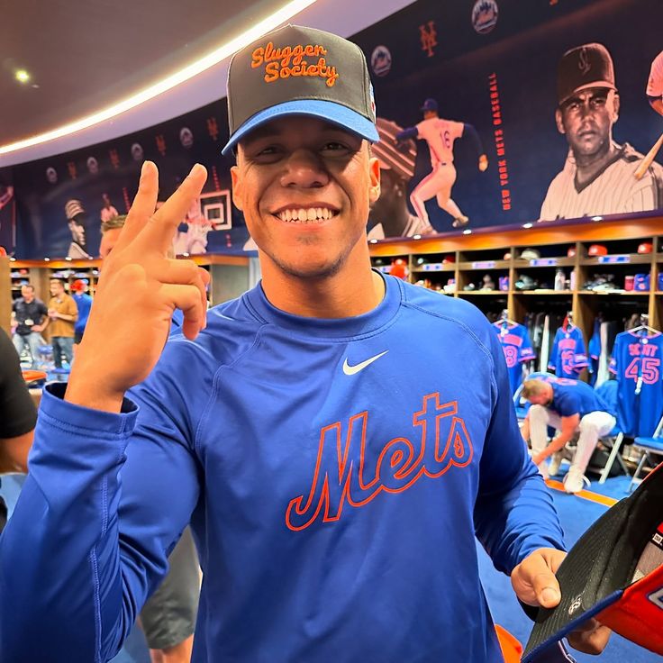 GuVB2l7XIAEbxk5?format=jpg&name=900x900 Juan Soto Heard the Boos — What He Did Next Left Yankees Fans in Shock