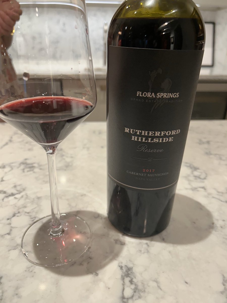 TheCabernetMuse's tweet photo. Great wine tasting event this evening with the lovely Gina Gallo and her Flora Springs wines from Napa Valley. #FloraSprings #NapaValley #PhilbrookMuseum https://t.co/QILjkceqWr
