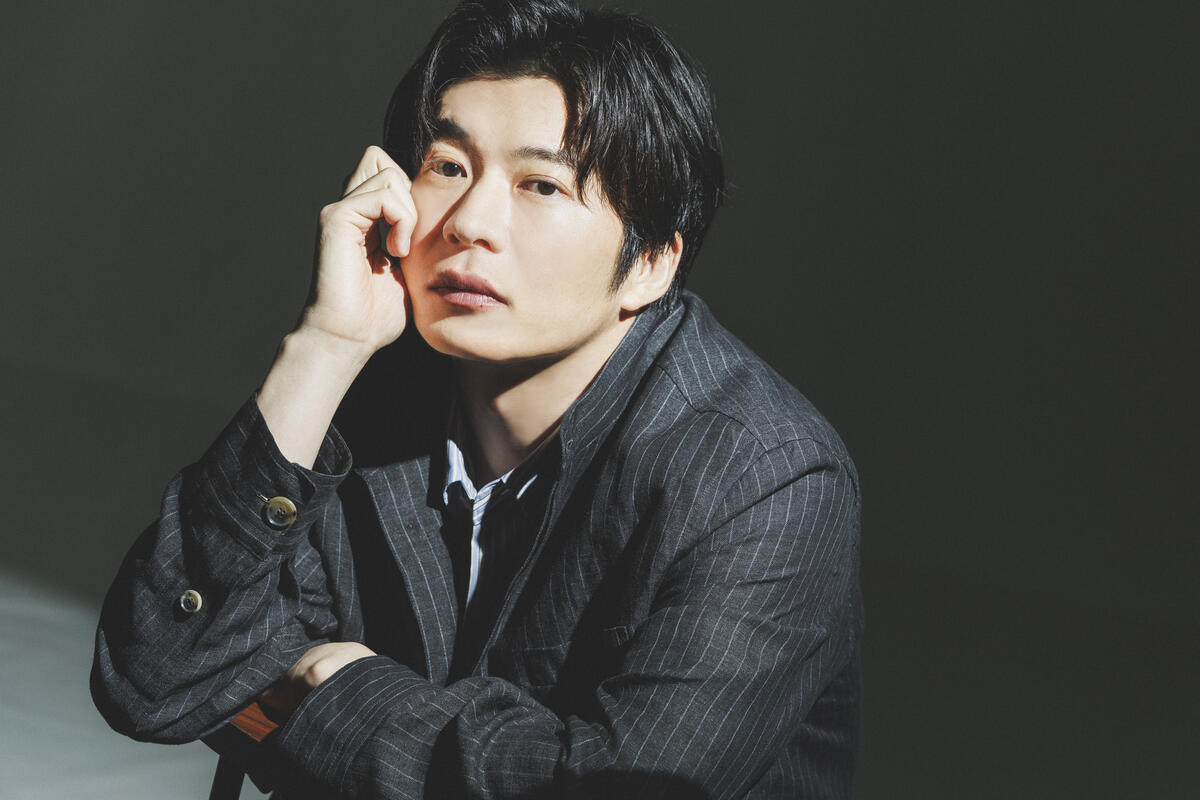 HOMINIS_edit's tweet photo. ／
#田中圭
インタビュー💬✨
＼

100分間ノンストップ撮影の異色作『ドラマW 　三谷幸喜「おい、太宰」』の主演に挑む田中圭📺

「一発勝負みたいな面白さがありました」

記事と撮り下ろし写真はこちら👀
👉https://t.co/l3Ql1FBPe8

#三谷幸喜 #おい太宰
#WOWOW #ホミニス
@drama_wowow https://t.co/HktEsg0bsP