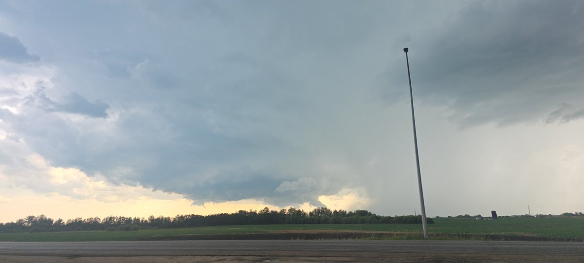 6:16 pm  Maidstone, sk #skstorm